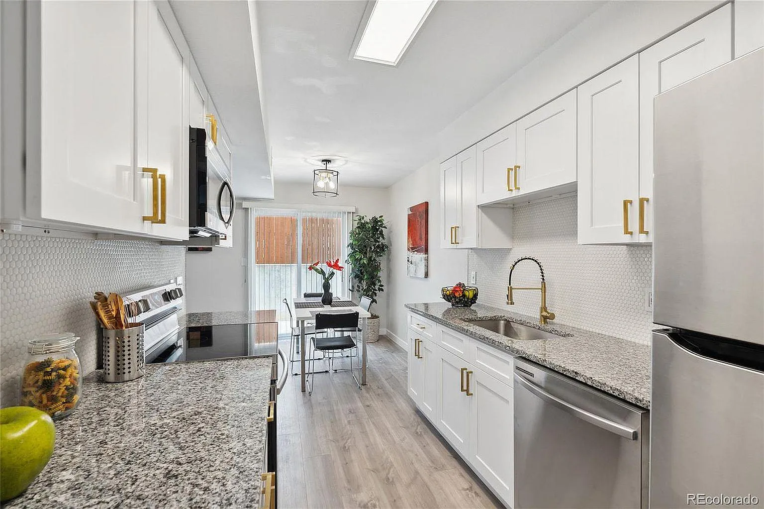 2 bed, 1161 sqft, $2,450 — Photo 4