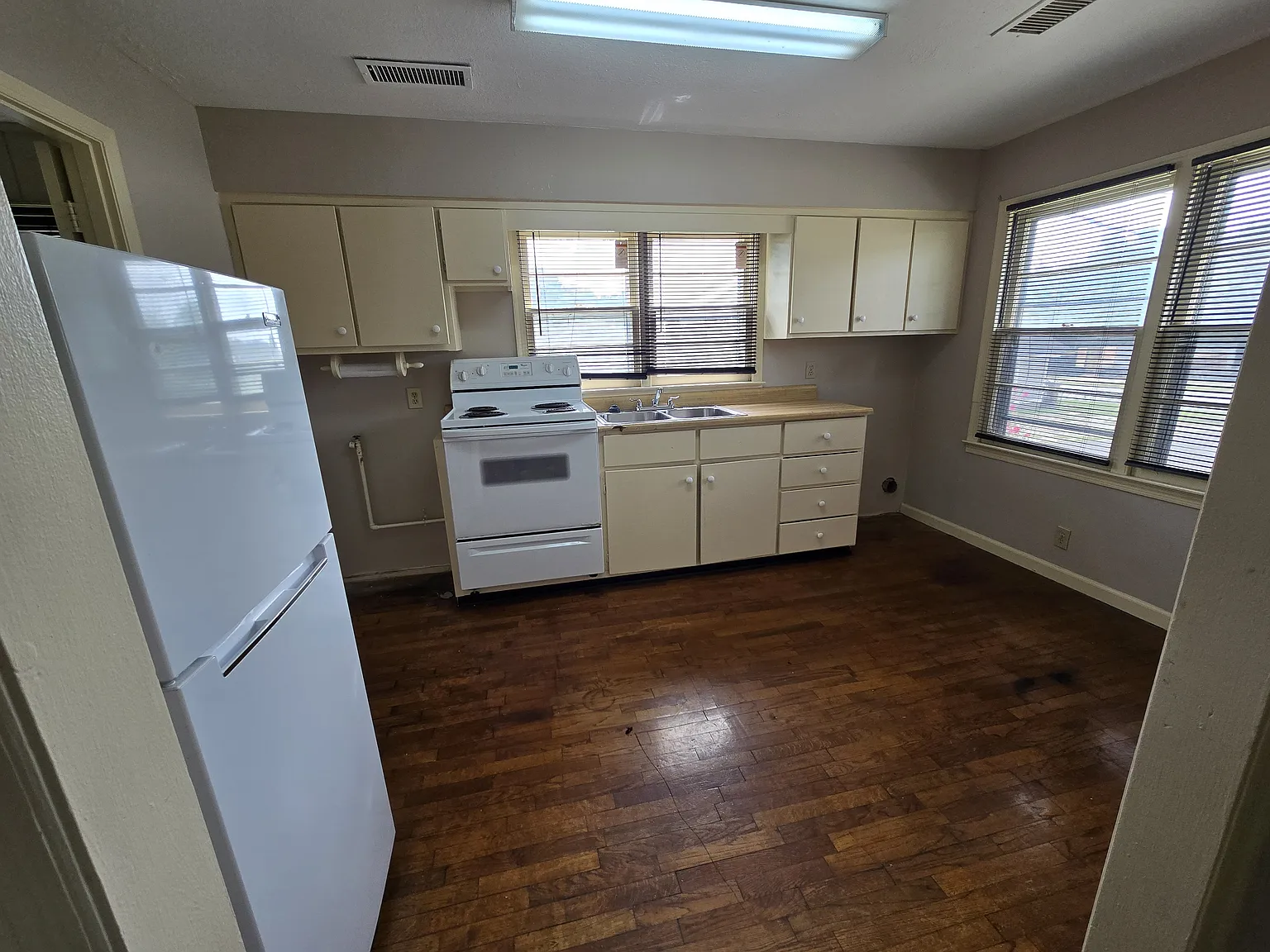 1 bed, 500 sqft, $1,000 — Photo 2