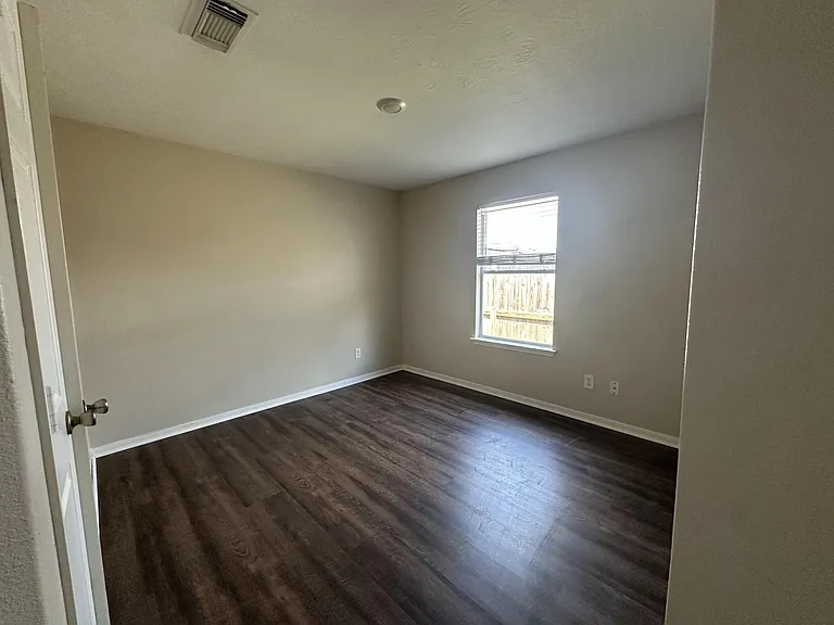 1034 Junction Ct — Photo 11
