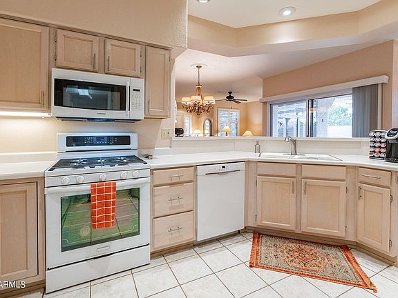 5th image of 20002 N GREENVIEW Drive