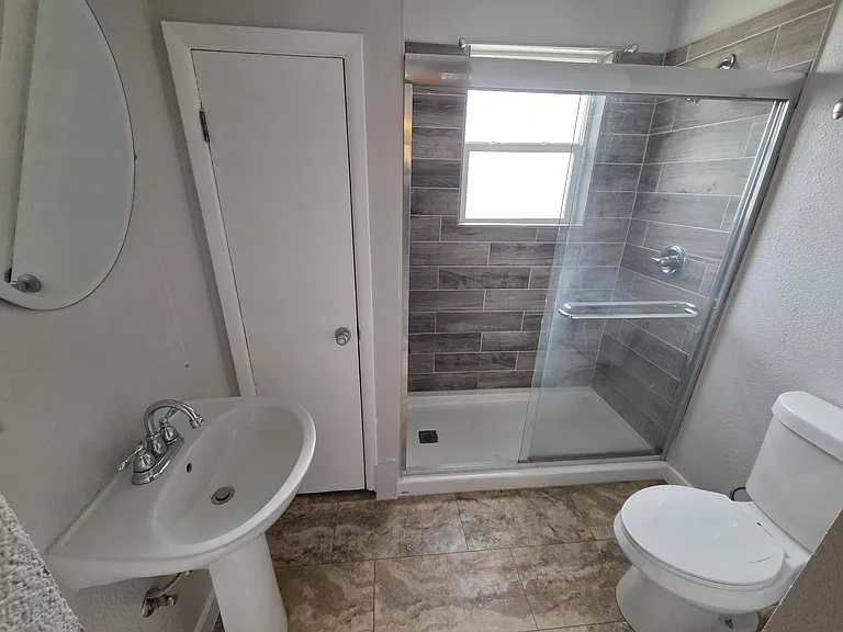 1242 Zephyr St #1242 — Photo 5