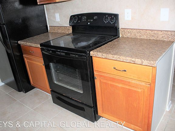 3rd image of 1012 Gunnison St APT D