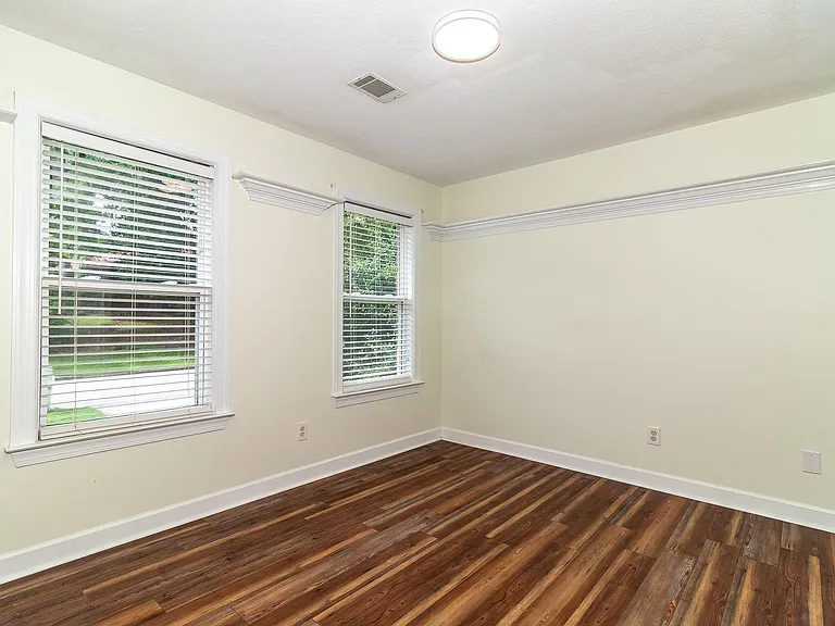 438 Bristol Rd — Photo 23