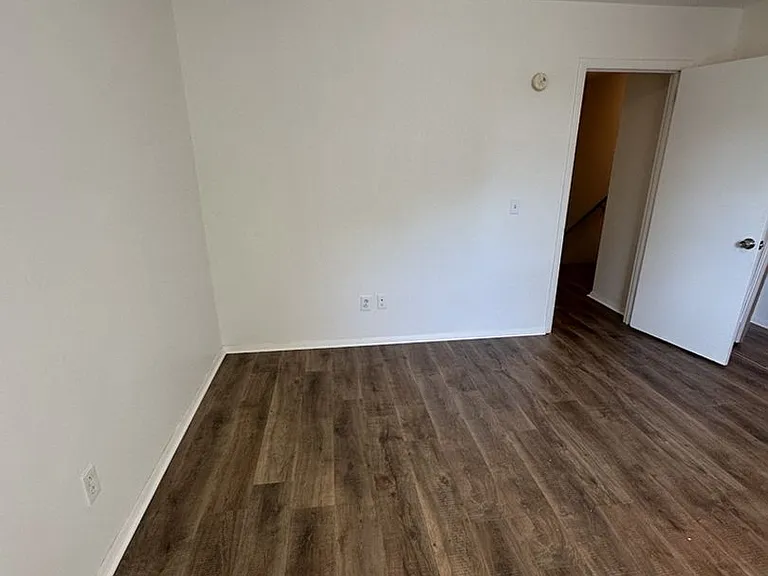 505 Mountain Ridge Rd — Photo 10