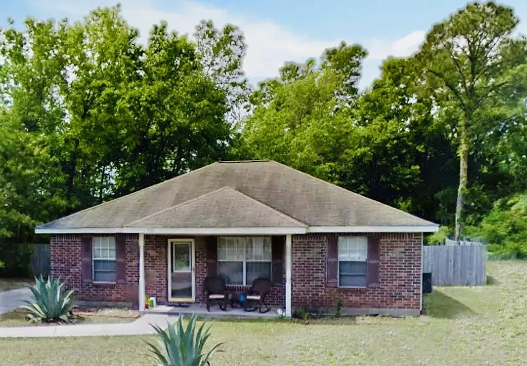 535 N Forest Dr — Photo 1