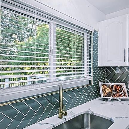 3rd image of 636 Coach House Dr