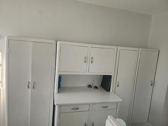 4th image of 312 E Edwards Ave #1