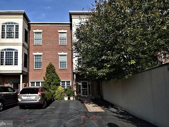 5th image of 613 Catharine St #A-8