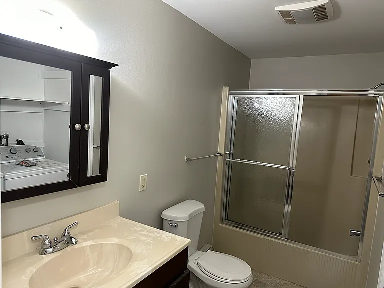 Bathroom / Laundry