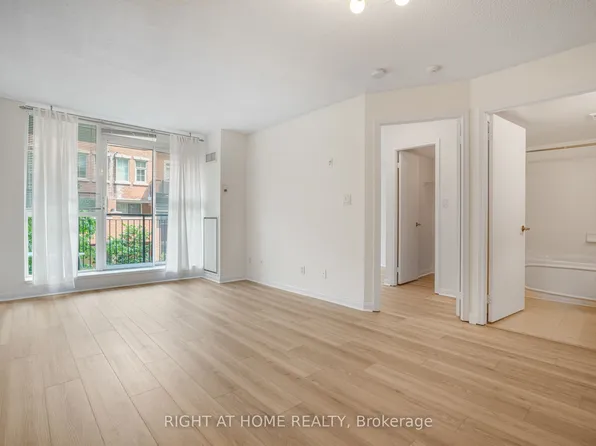 1000 King St W #220, Toronto, ON M6K 3N1