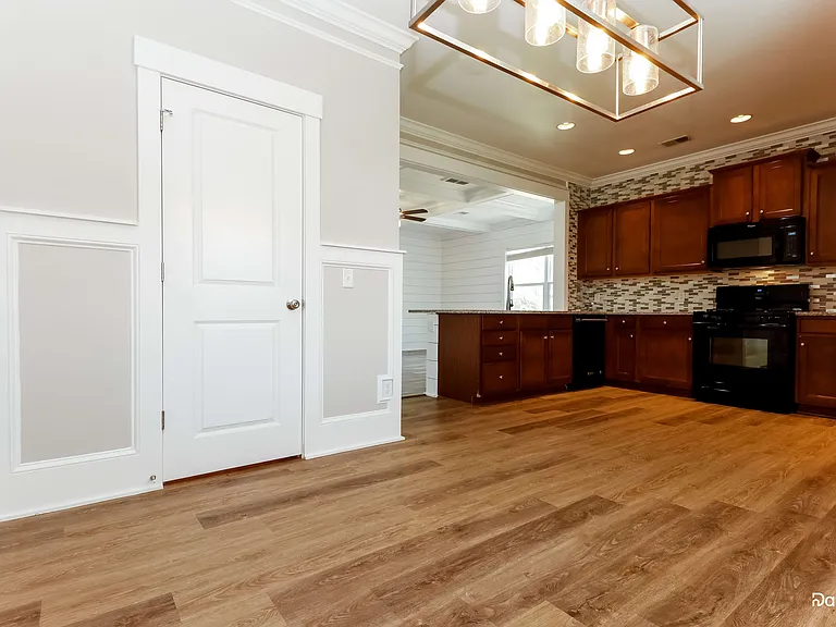 408 Ridgedale Rd — Photo 3