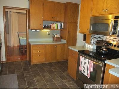2nd image of 1668 Louise Ave
