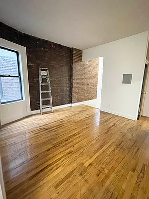 Rented by Jonis Realty | media 12