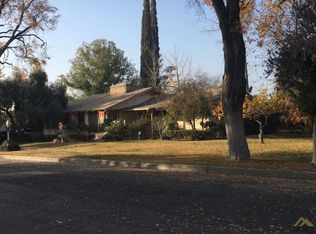 211 Oakbank Rd, Bakersfield, CA 93304