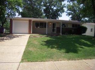500 Paddlewheel Dr, Florissant, MO 63033