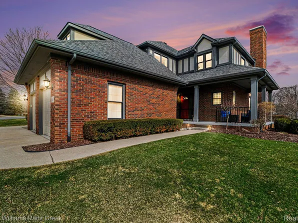 63 Burniah Ln, Lake Orion, MI 48362