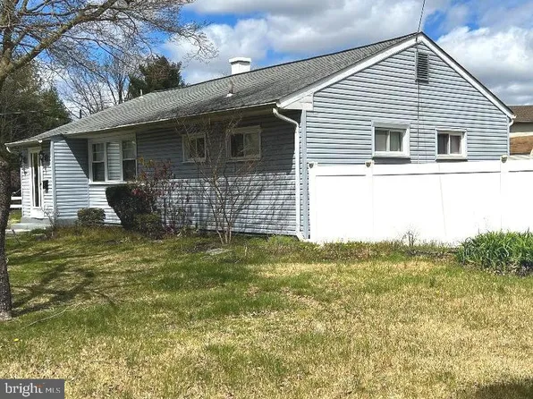 433 W Park Ave, Maple Shade, NJ 08052