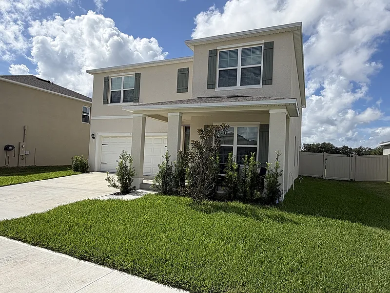 5 bed, 3.0 bath, 2691 sqft, $2,990 — Photo 3