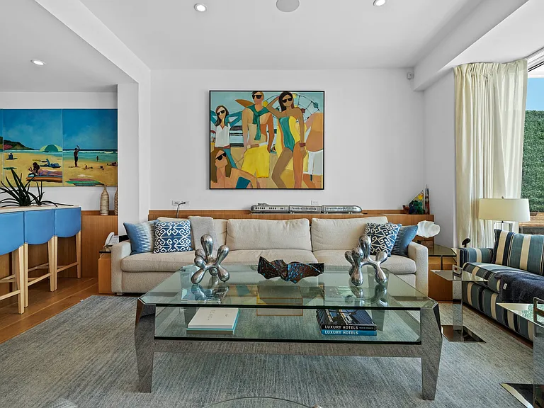 24380 Malibu Rd — Photo 4