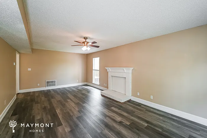 13715 Dealtry Ln — Photo 5