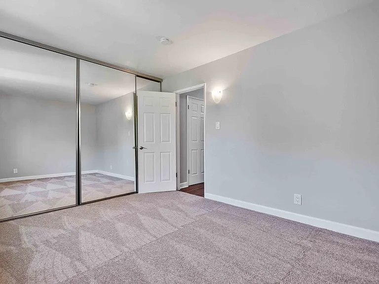 Carmel House — Photo 14