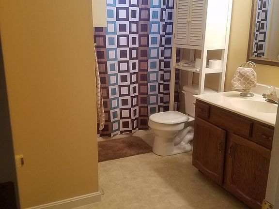 3rd image of 41 Rosewood Ln