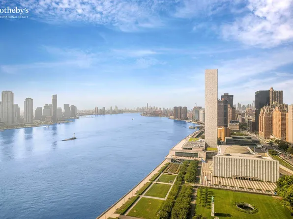 870 United Nations Plaza image 17 of 27