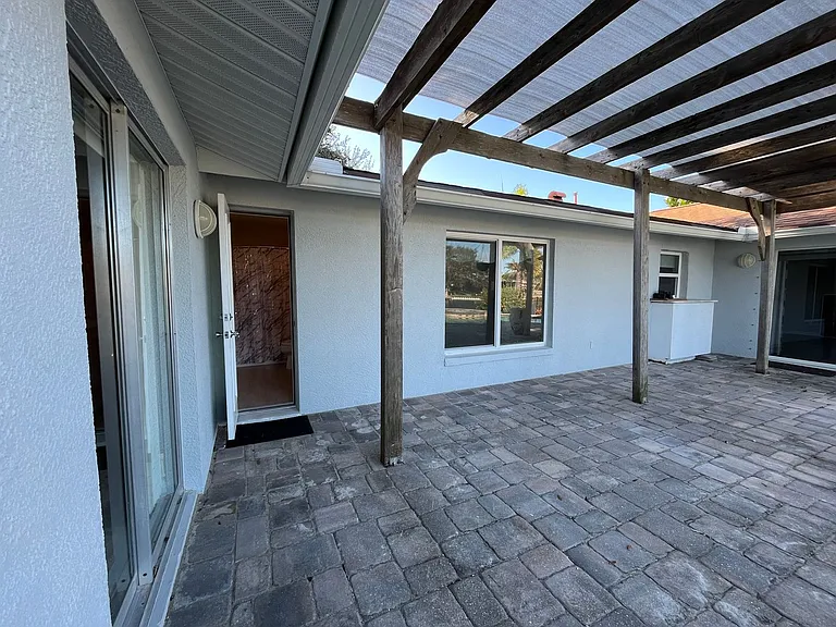 415 Aruba Ct — Photo 10
