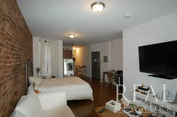 Rented by REAL New York | media 43