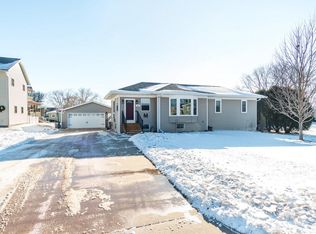 318 Gaarder Rd E, Holmen, WI 54636