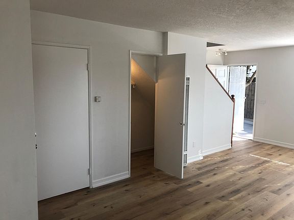 5th image of 10148 Silverton Ave