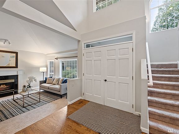 3rd image of 436 211th Ave NE