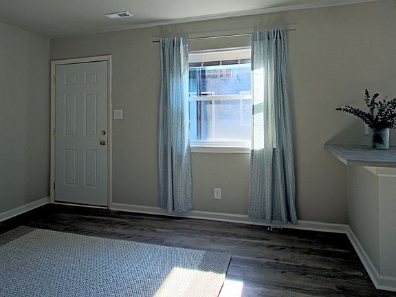 Entryway/living area