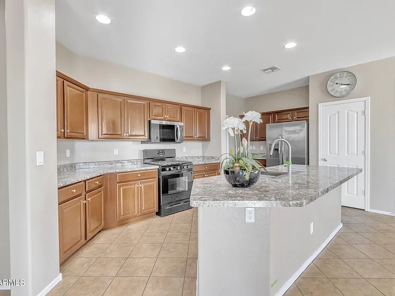 7580 W Darrel Rd — Photo 5