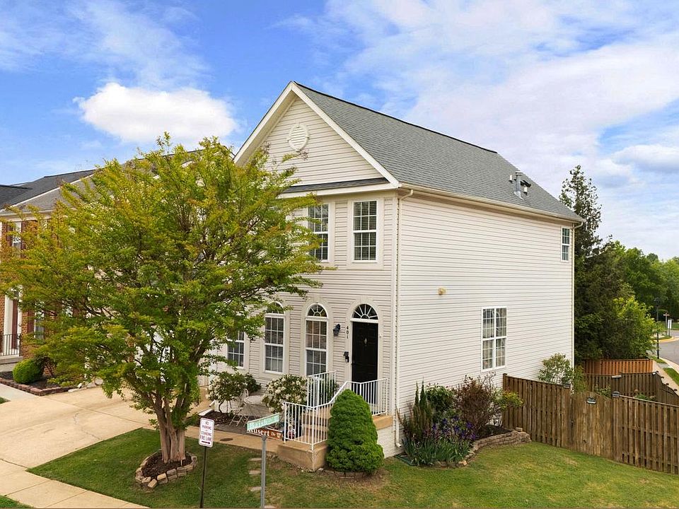 1st image of 401 Rusert Dr SE