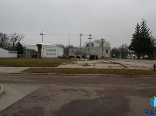 311 N 3rd St, Beresford, SD 57004