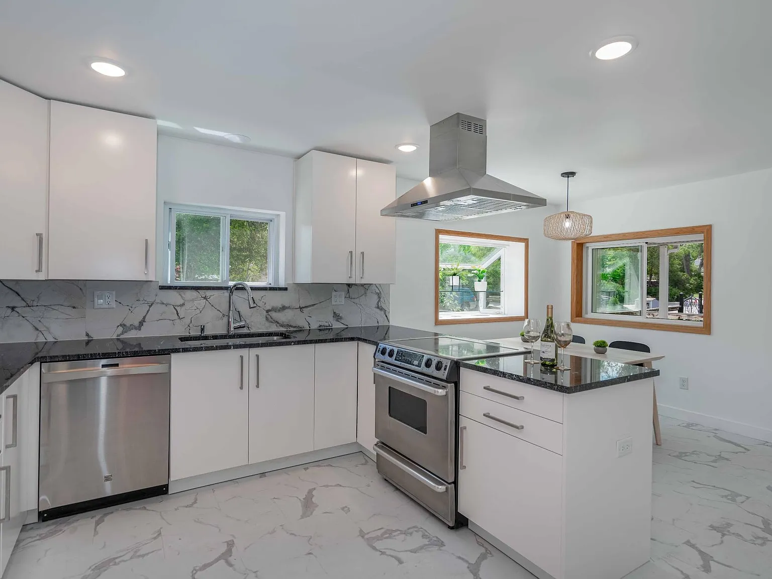 3 bed, 1800 sqft, $2,800 — Photo 4