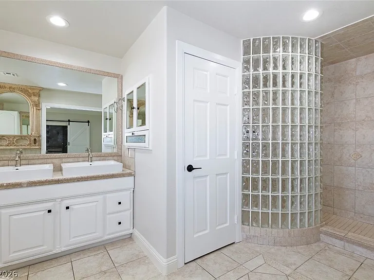60 E Levi Ave — Photo 43