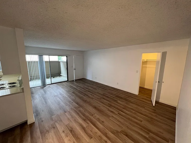 Beachwood Village Apartments — Photo 57