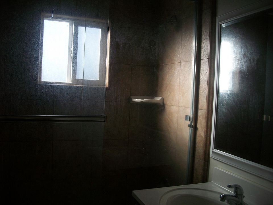 2nd image of 3220 Sierra Ave