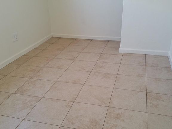 3rd image of 1076 E Madison Ave