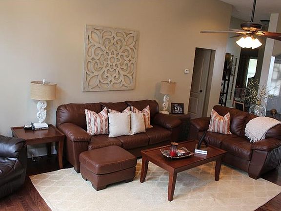 3rd image of 301 Crooked Creek Dr