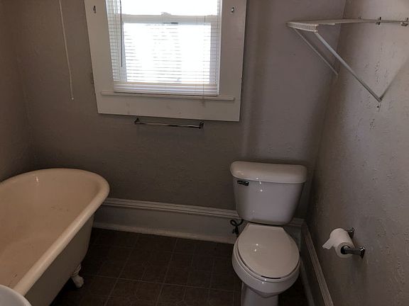5th image of 315 Indianapolis Ave APT D