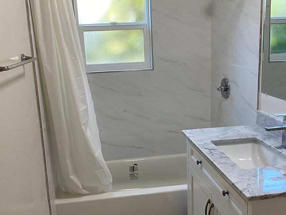 Bathroom with Tub