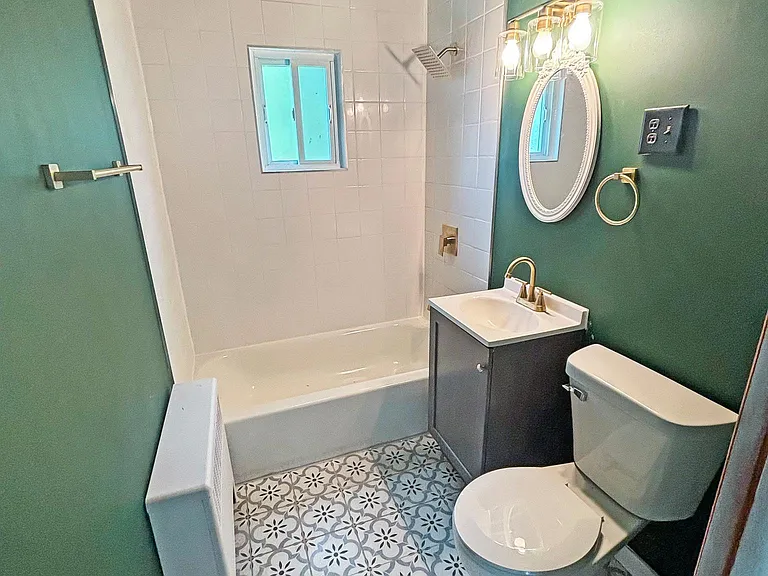 2429 Sarah Dr — Photo 5