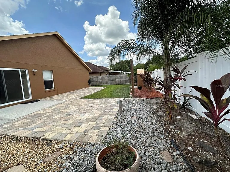 10707 Flycast Cir — Photo 29