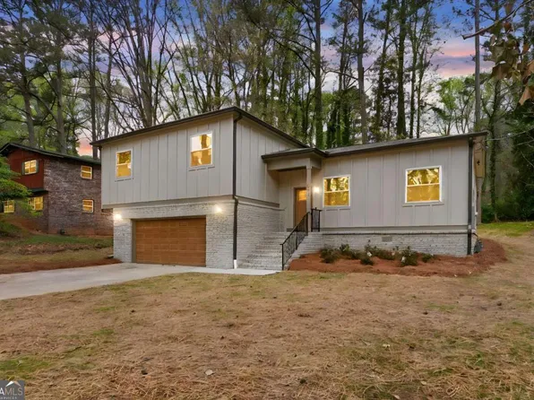 2911 Pine Valley Cir, East Pt, GA 30344