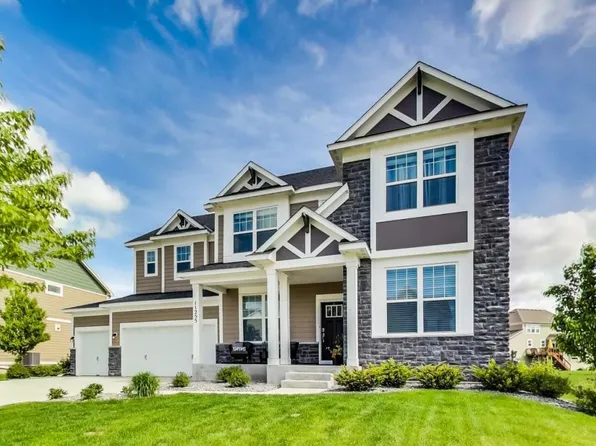 11255 Whitewater Dr, Woodbury, MN 55129