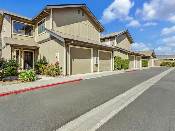 801 Nash Rd Unit D5, Hollister, CA 95023