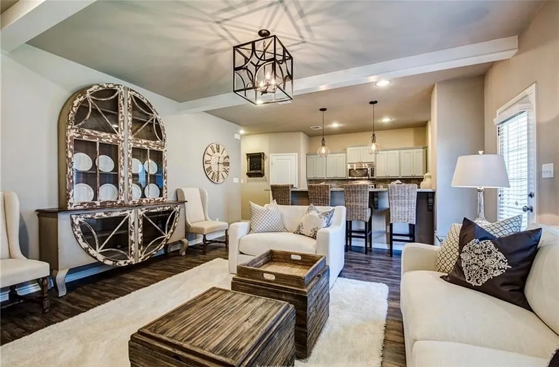 4 bed, 4.5 bath, 2099 sqft, $2,700 — Photo 3